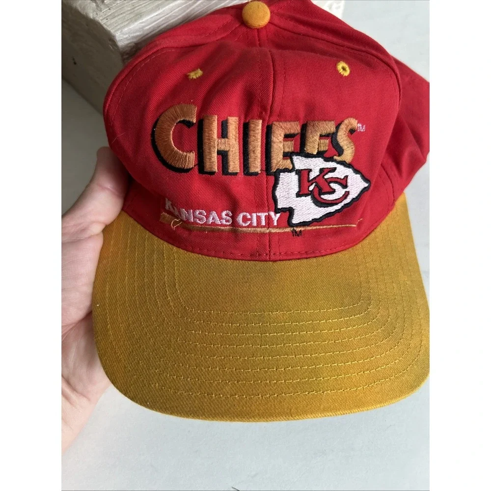 Vintage Team NFL KANSAS CITY CHIEFS (Adjustable Snap Back) Cap